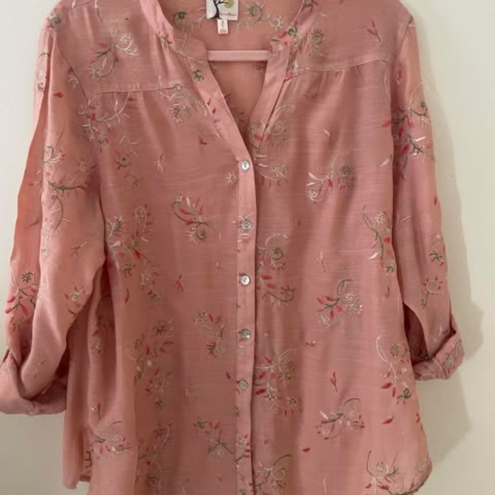Fig and Flower lightweight gauze fabric floral embroidered top.